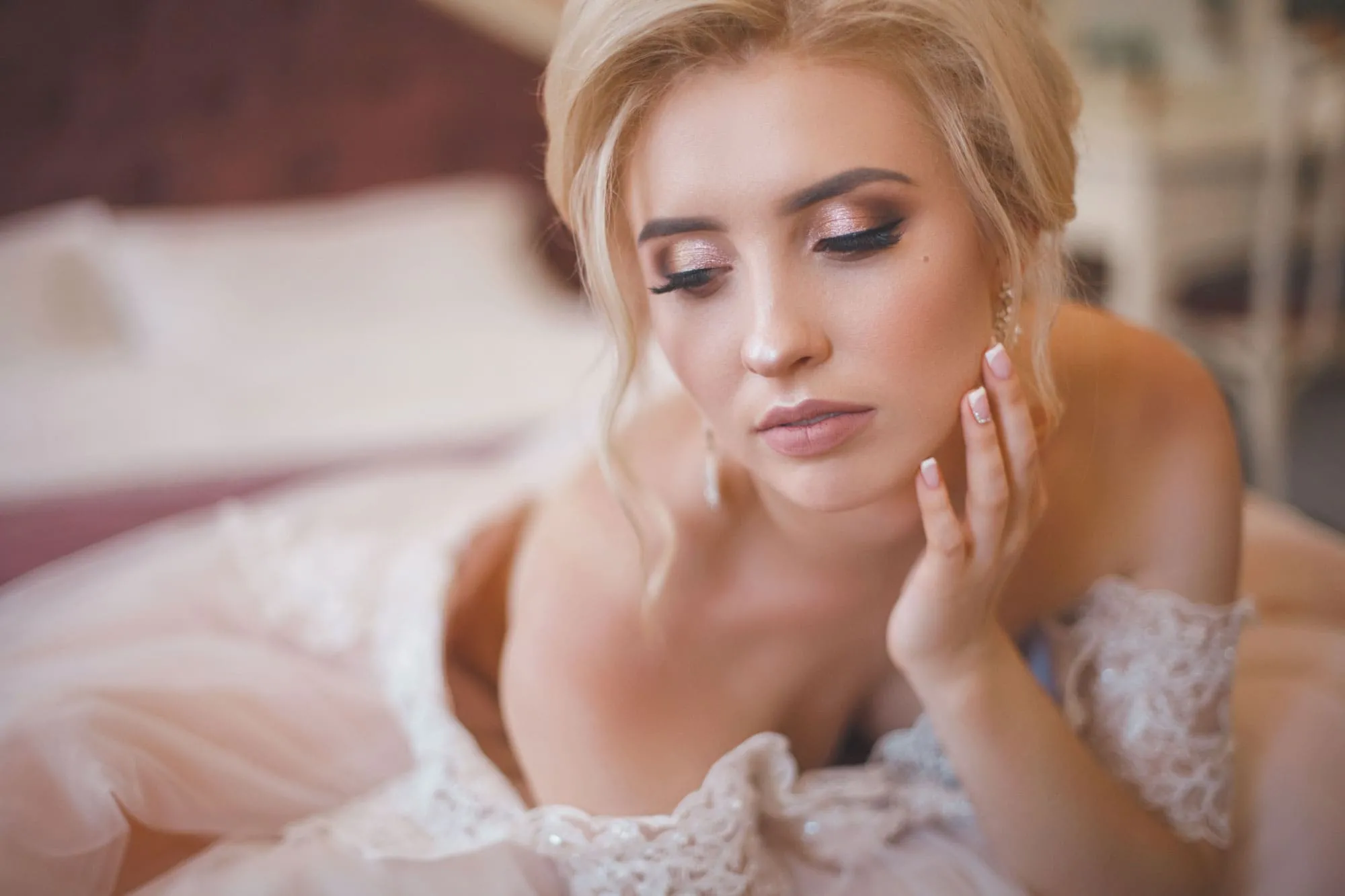 Maquillaje y peinado